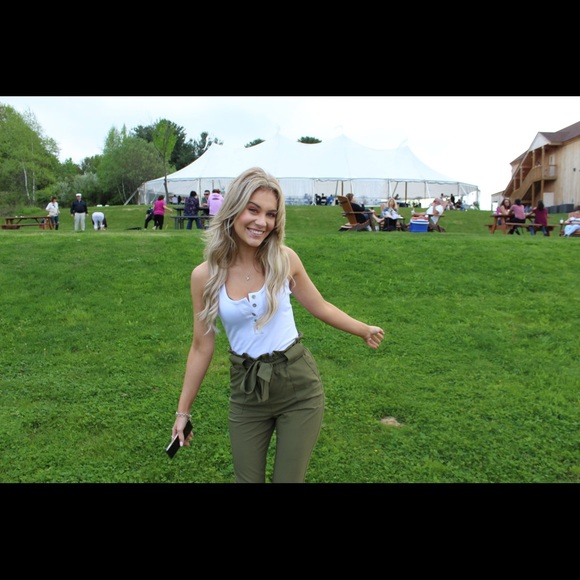 Meet your Posher, Taylor - Picture 1 of 1